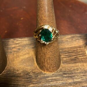 BEAUTIFUL VINTAGE 7.5 RING